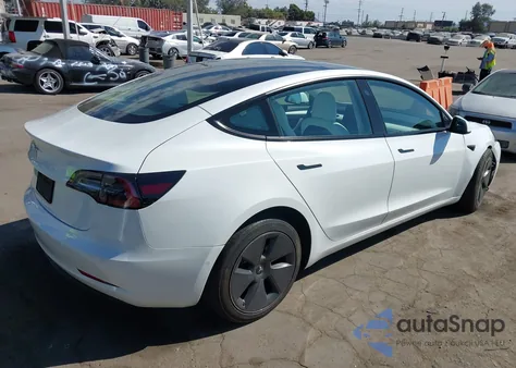 2021 Tesla Model 3 Standard Range Plus Rear-Wheel Drive z USA, uszkodzony, nr VIN 5YJ3E1EA6MF069661